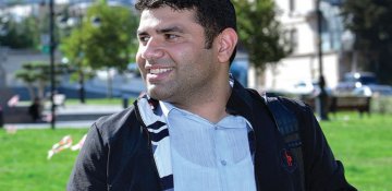 Səni yalandan sevənlərin sayı artır